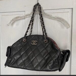 CHANEL Black Quilted Leather Shoulder Bag with Chain Straps 3 Pocket Bowling Bag